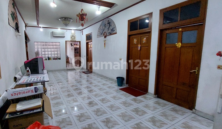 Rumah Jelambar Utama tanah ngantong hoki siap huni kondisi bagus