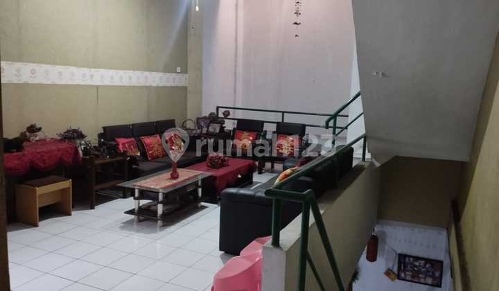 Jelambar Swadaya 4-Storey Shophouse Ready to Occupancy, suitable for Business.