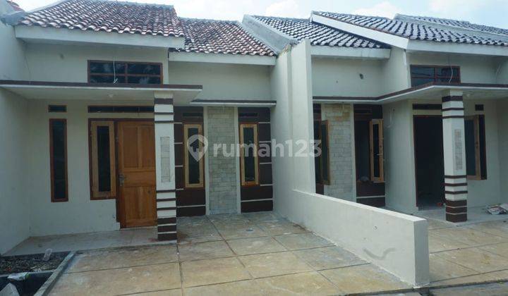 Rumah modern harga murah meriah dekat jalan raya dan stasiun 2