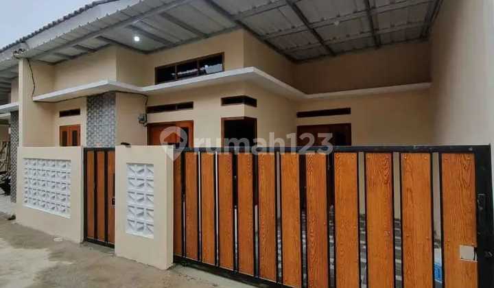 Spacious 3-Bedroom Quality House in Sawangan Depok Spacious 3-Bedroom Quality House in Sawangan Depok