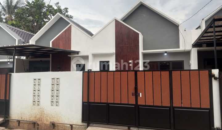 Luxury House by the Sawangan Roadside 2