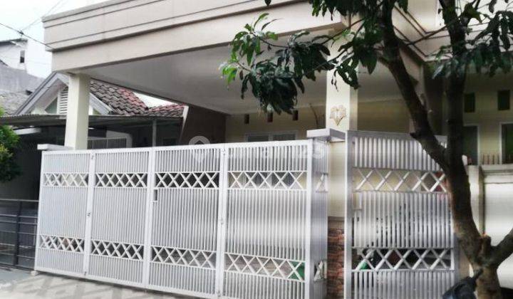 Rumah 2 Lantai Sudah Renovasi Siap Huni Depan Taman di Perumahan Taman Yasmin 1