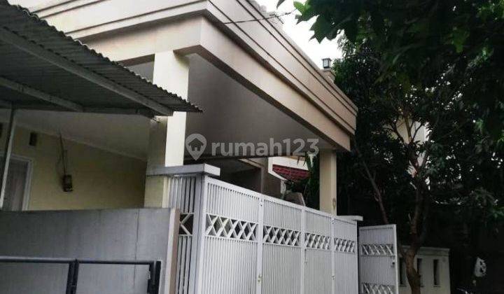 Rumah 2 Lantai Sudah Renovasi Siap Huni Depan Taman di Perumahan Taman Yasmin 2