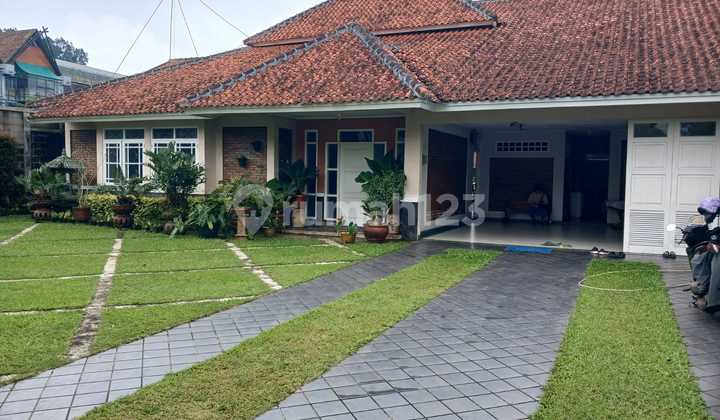 Dijual Villa dengan Kolam Renang di Puncak Gadog Megamendung Bogor Dijual Villa dengan Kolam Renang di Puncak Gadog Megamendung Bogor