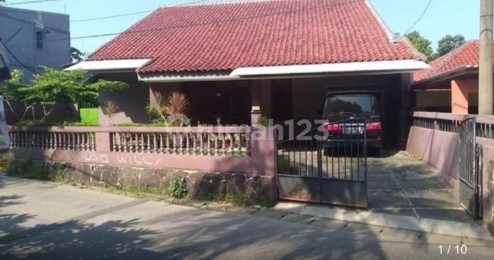 Land Area 300 House on Pangeran Sogiri Street, Tanhtanah Baru, Near Toll Gate Entrance