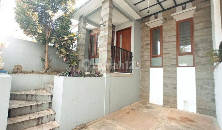 Sewa rumah bagus hadap selatan di River View Malang 2