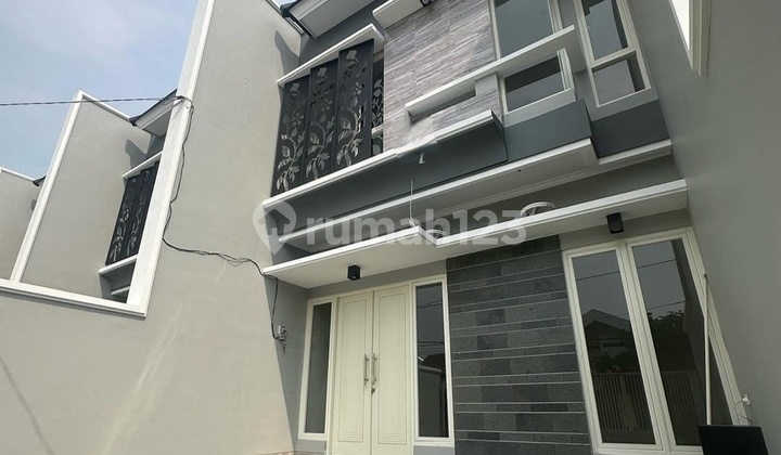Dijual Rumah Baru 2 Lantai Klampis Anom, Surabaya 2