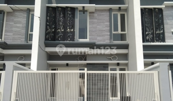 Dijual Rumah Baru 2 Lantai Klampis Anom, Surabaya