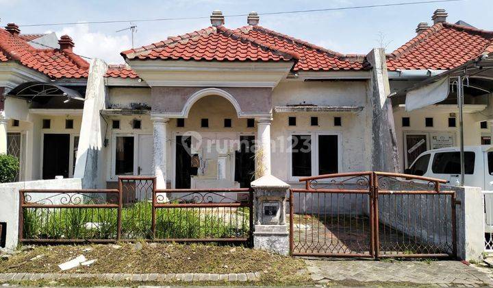 Jual Rumah lebar 8m hadap Timur SHM Butuh Renovasi di Griya Kencana Asri 1