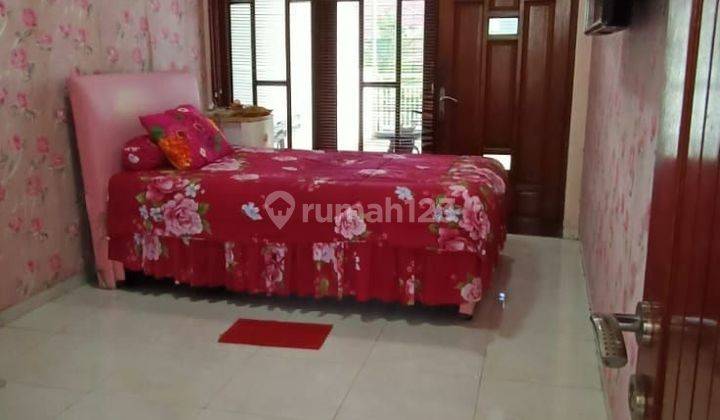 Jual rumah semifurnished Bagus SHM hadap Utara di Pondok Candra 2