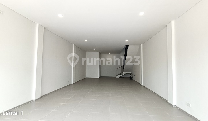 For Rent: Newly Built Shophouses, 2 Units Side by Side, Strategically Located by the Roadside, Central Park Merr. 2