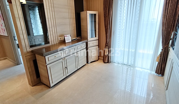 Sewa Apartemen 2 BR Furnis Lengkap One Icon Tunjungan Plaza 2