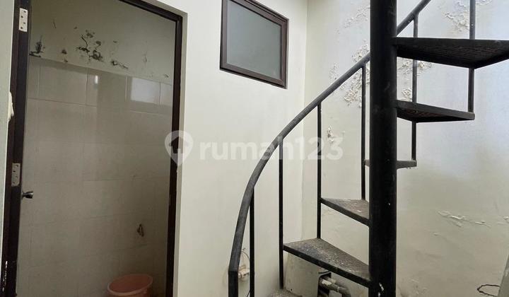 Dijual Cepat Rumah Nyaman Indah di Legenda Wisata 2