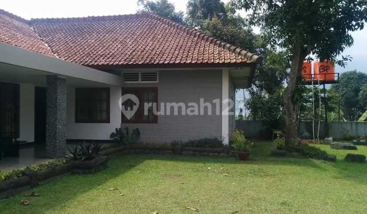 Large Plot Villa Needs Renovation on Jalan Raya Puncak, Bogor