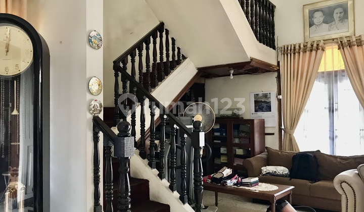 Rumah Klassik Di Jati Jakarta Timur Dekat LRT 2
