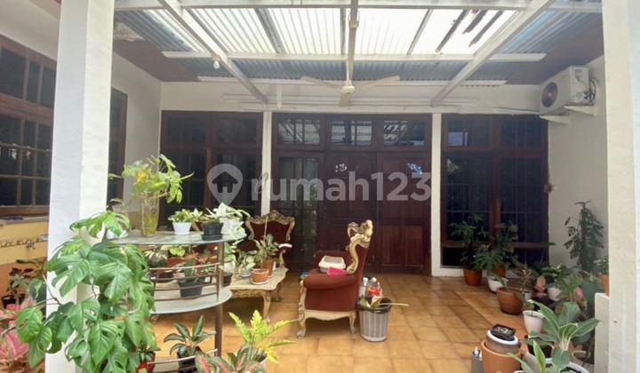 Rumah 2 Lantai Kavling Besar di Cempaka Putih