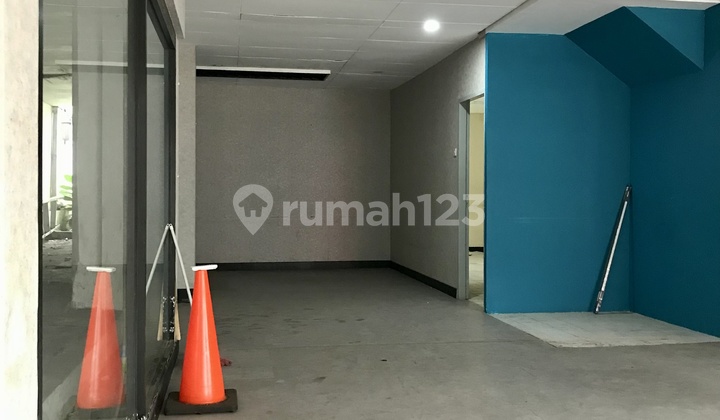 Ruko 2 Lantai SHM di Pondok Indah Siap Dipercantik Ruko 2 Lantai SHM di Pondok Indah Siap Dipercantik