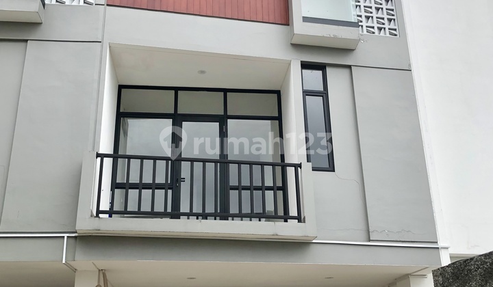 Rumah Bagus di Setiabudi Siap Huni Rumah Bagus di Setiabudi Siap Huni