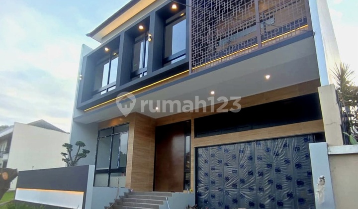 Rumah 2 Lantai Tropical Modern Style di Bintaro