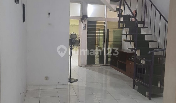 Rumah 2 Lantai Dekat Pondok Indah Mal