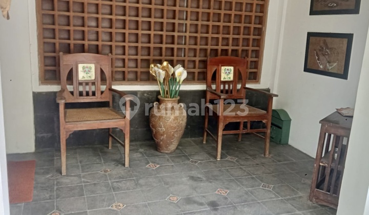 Rumah 2 Lantai Dekat Pusat Bisnis Kuningan Rumah 2 Lantai Dekat Pusat Bisnis Kuningan