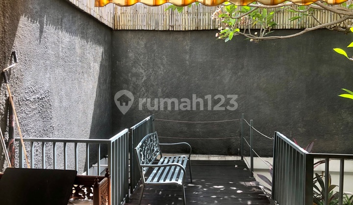 Modern House with Minimal Renovation in Rawamangun 2