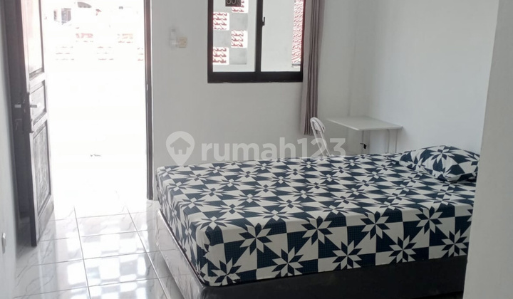 Boarding House, 3 Floors, in Cipete, Not Far from MRT 1