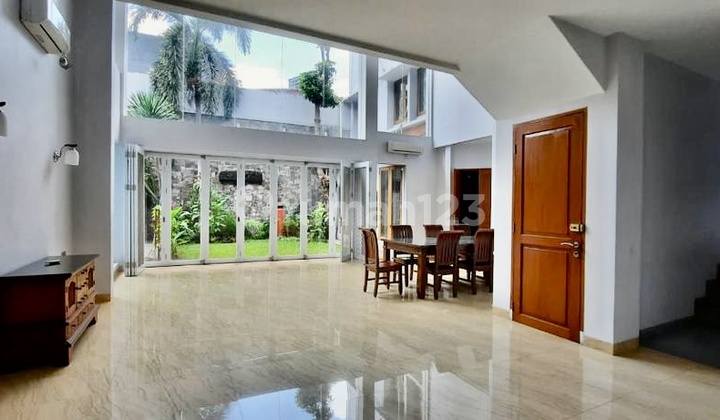 Rumah 2 Lantai di Area Eksklusif Kuningan Cocok untuk Investasi