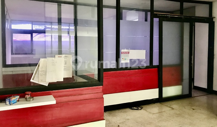 Shop House with SHM in Pondok Indah Shop House with SHM in Pondok Indah