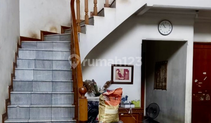 House in Pejaten Quiet Neighborhood 2