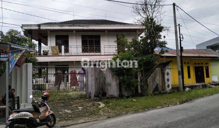 RUMAH HOOK DUA LANTAI BONUS TANAH 1