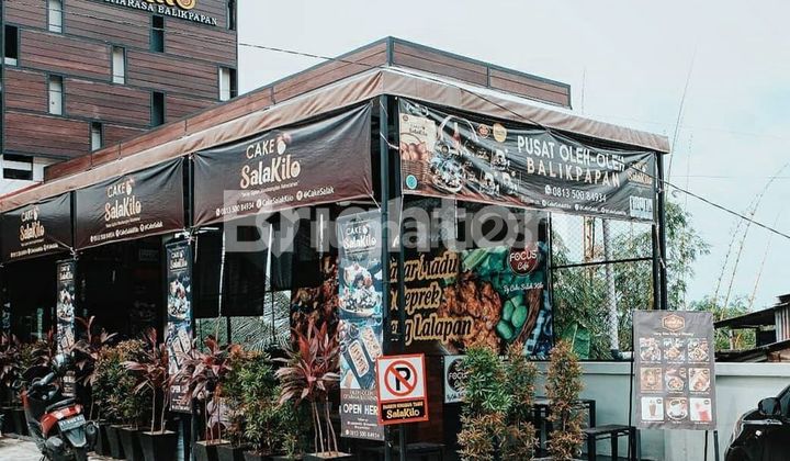 Strategic 4-story roadside shop house near Buton market. 1