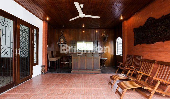 RUMAH MEWAH HOOK FURNISH DENGAN KOLAM RENANG DI PUPUK 2