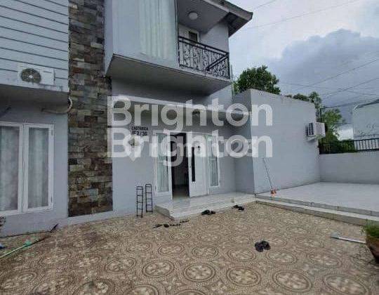 RUMAH HOOK  DUA LANTAI FURNISHED DI REGENCY 2