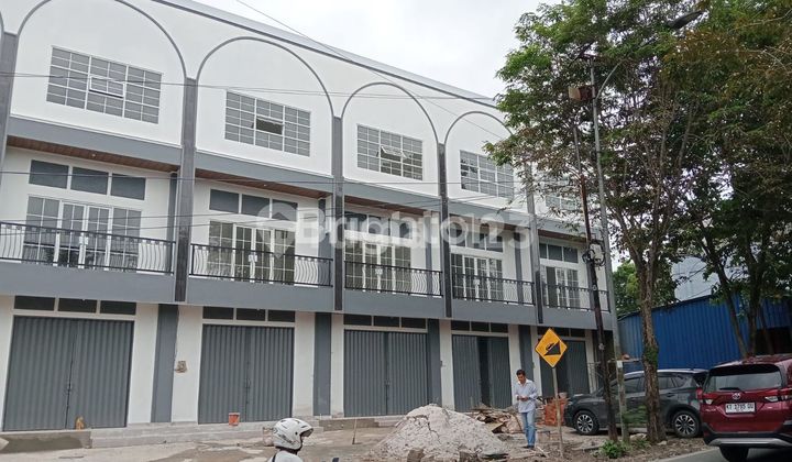 Newly Built 3-Story RUKO in Beller 2