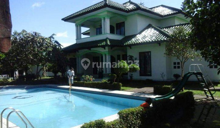 Dijual Villa Luas Ada Kolam Renang di Cisarua Bogor 1