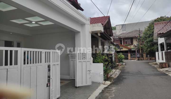 For Sale House in Pondok Kelapa, East Jakarta For Sale House in Pondok Kelapa, East Jakarta