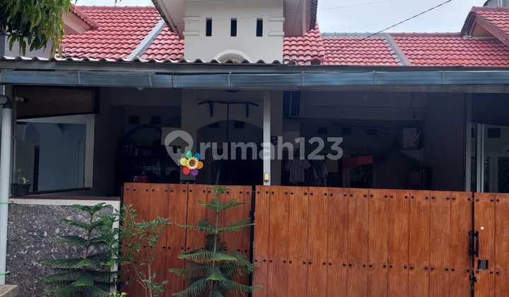 Dijual rumah strategis siap huni di Grand Galaxy, Bekasi 