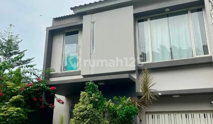 Dijual Rumah 2 Lantai, Shm, Bagus, Siap Huni, Bebas Banjir