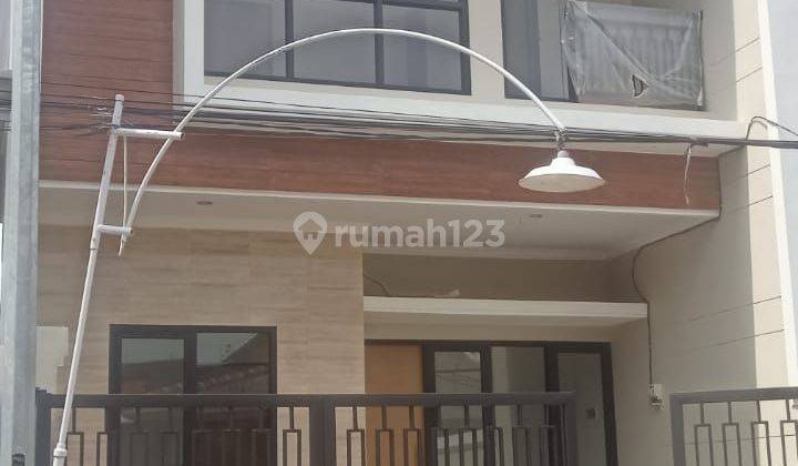 Rumah Siap Huni di Mulyosari utara 2 Lantai SHM 1