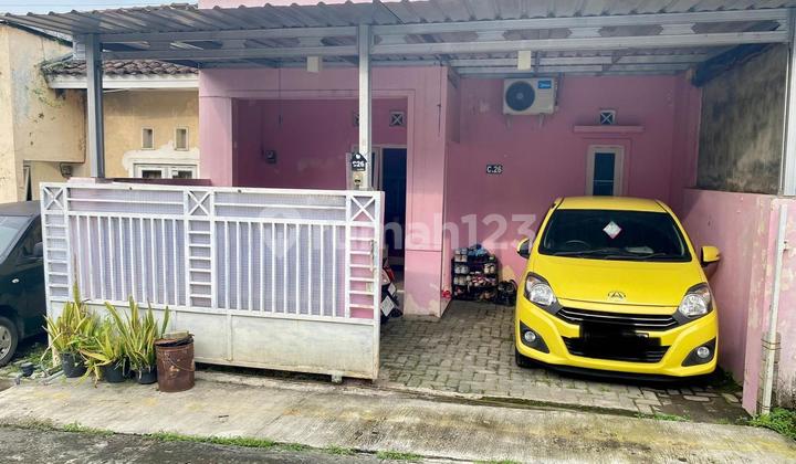 Selling a Nice Ready-to-Occupy House Near Undip Campus in Jangli Tembalang 1