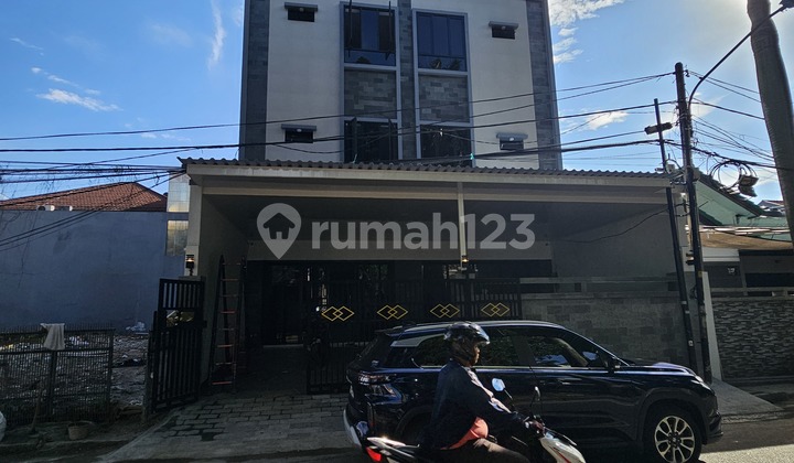 Rumah Baru 3 Lantai Di Bulevard Citra Garden 2