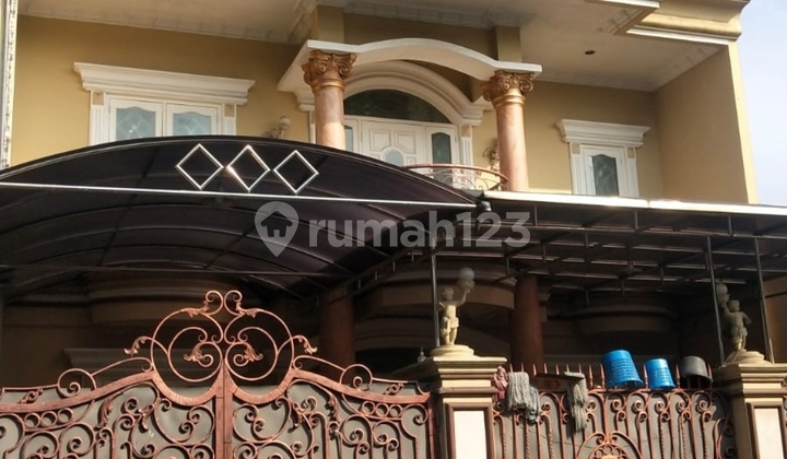 Rumah 3 Lantai Di Karawaci