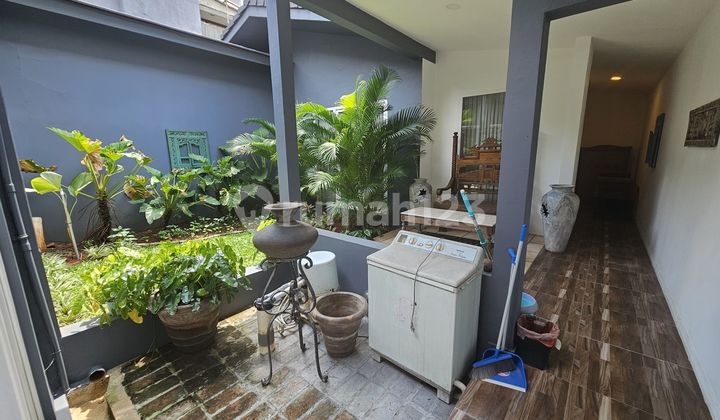 Rumah Asri Dan Tenang  Di Pondok Indah 