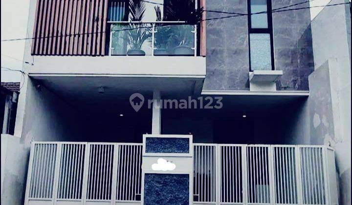rumah 2 lantai Sidoarjo dijual murah di perumahan elite green mension waru dekat Surabaya  1
