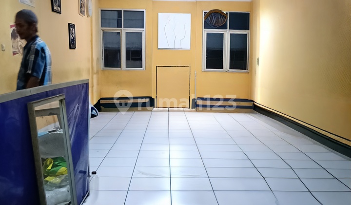 For Rent: 2½-Story Shop House on Tubagus Ismail Street, Bandung, Complete IMB (Building Permit) 2