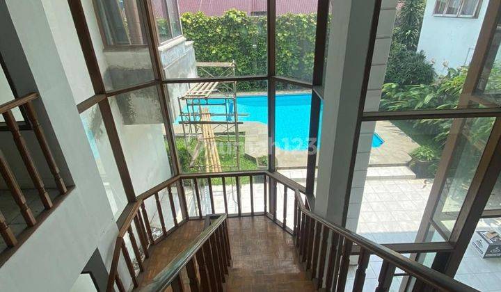 Dijual rumah bagus area Cipete Jakarta Selatan,dua lantai plus swimming pool,kamar tidur 5 harga 16 Milyar 2