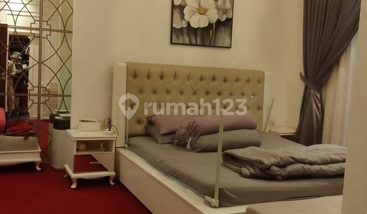 Land for Sale with Bonus House and Laundry Business (Running) in Cawang Area 2