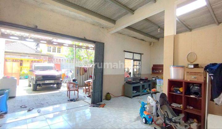 Rumah 2 Lantai Bagus SHM Tengah Kota di Laweyan Solo 2