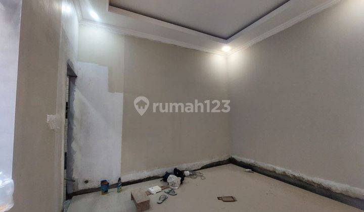 Rumah Mewah 2 Lantai Baru SHM Strategis di Banjarsari Solo 2